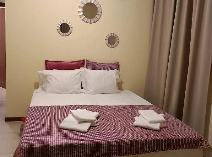 House Πανσιόν *